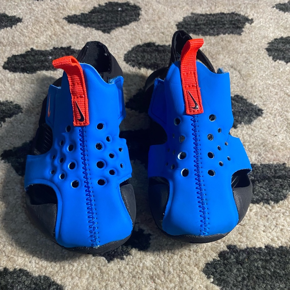 Nike Sunray sandal- blue/orange - size 8.5 toddler